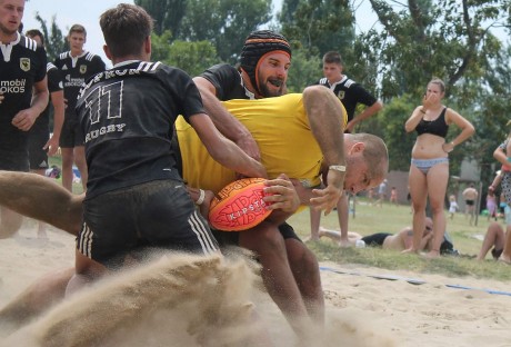 Tizennégy csapat százhetven játékosa vett részt hétvégén az agárdi strand rögbi kupán